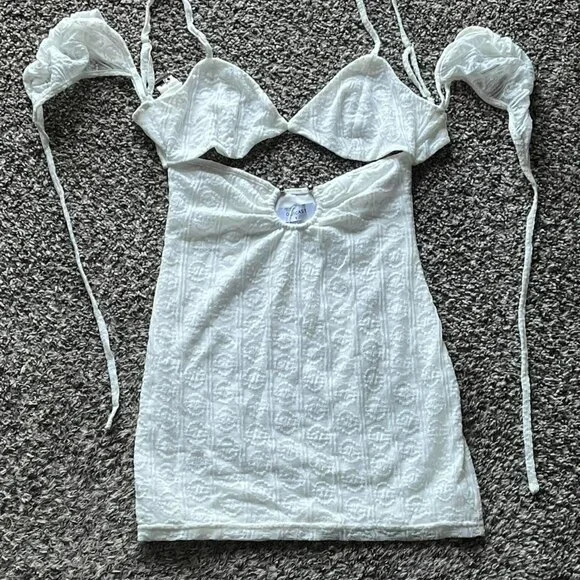 NWT Outcast Millie White Mini Dress Womens Small White Floral Party Festival - Picture 5 of 5